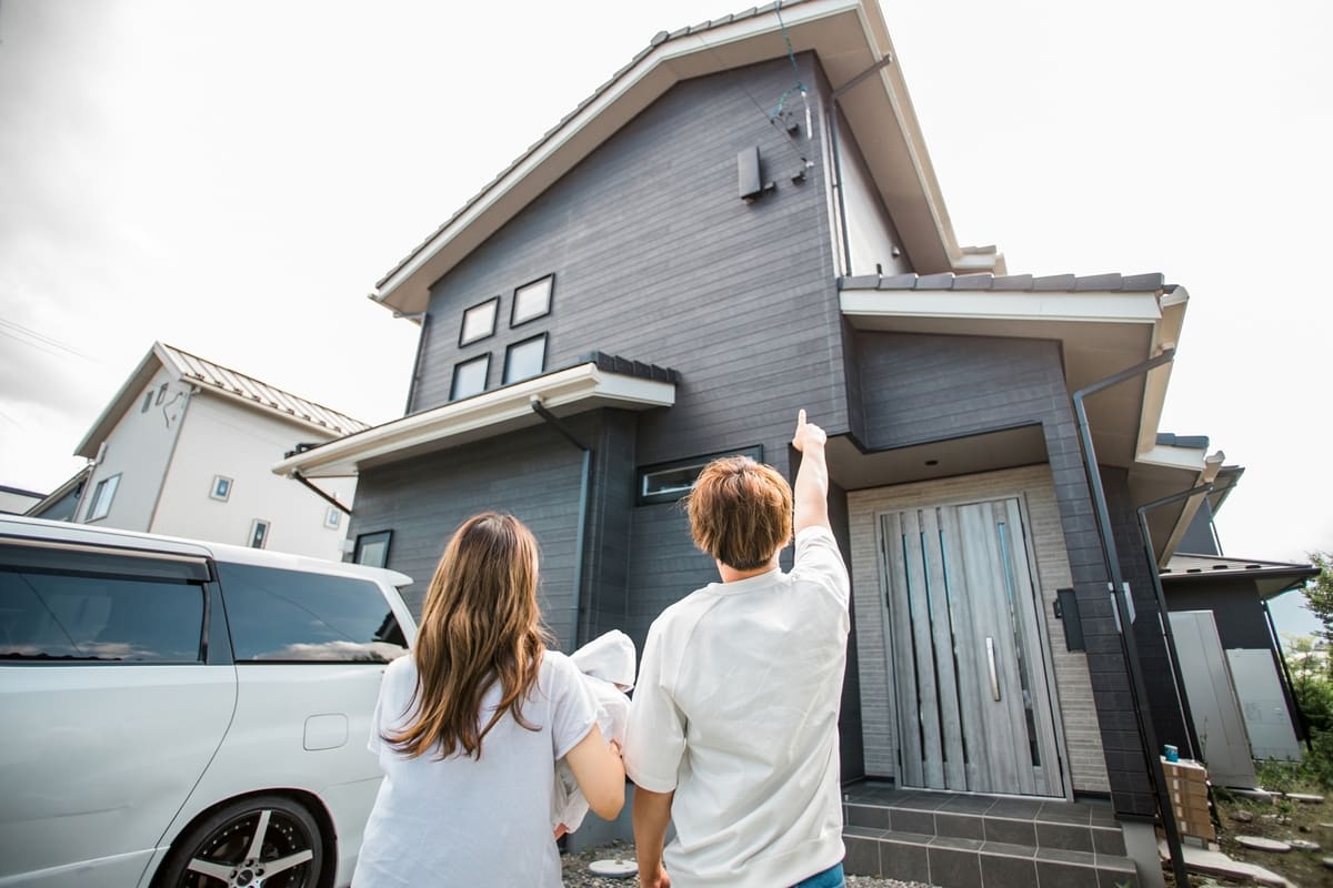 一戸建て住居と住人の写真